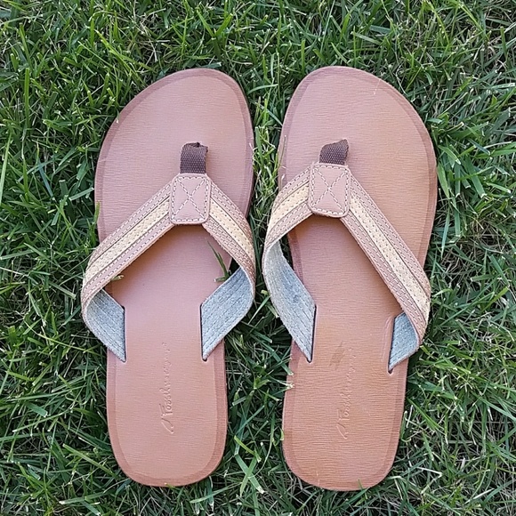 fossil flip flops